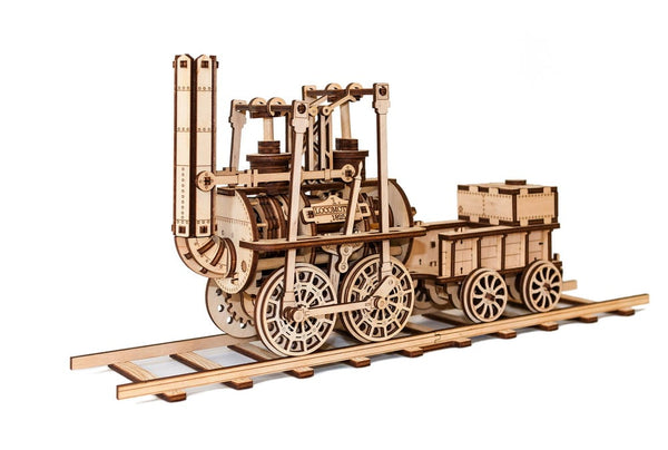 Igrača lesena 3D sestavljanka locomotion  belo ozadje levo